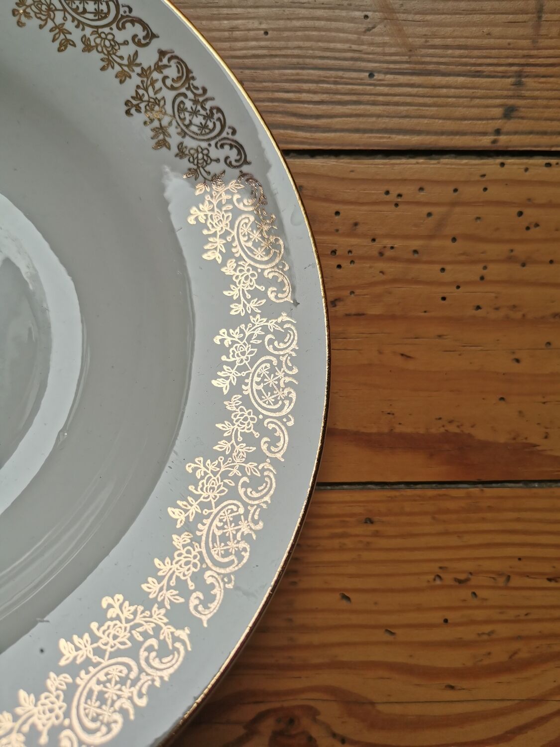 Vintage golden hollow plates