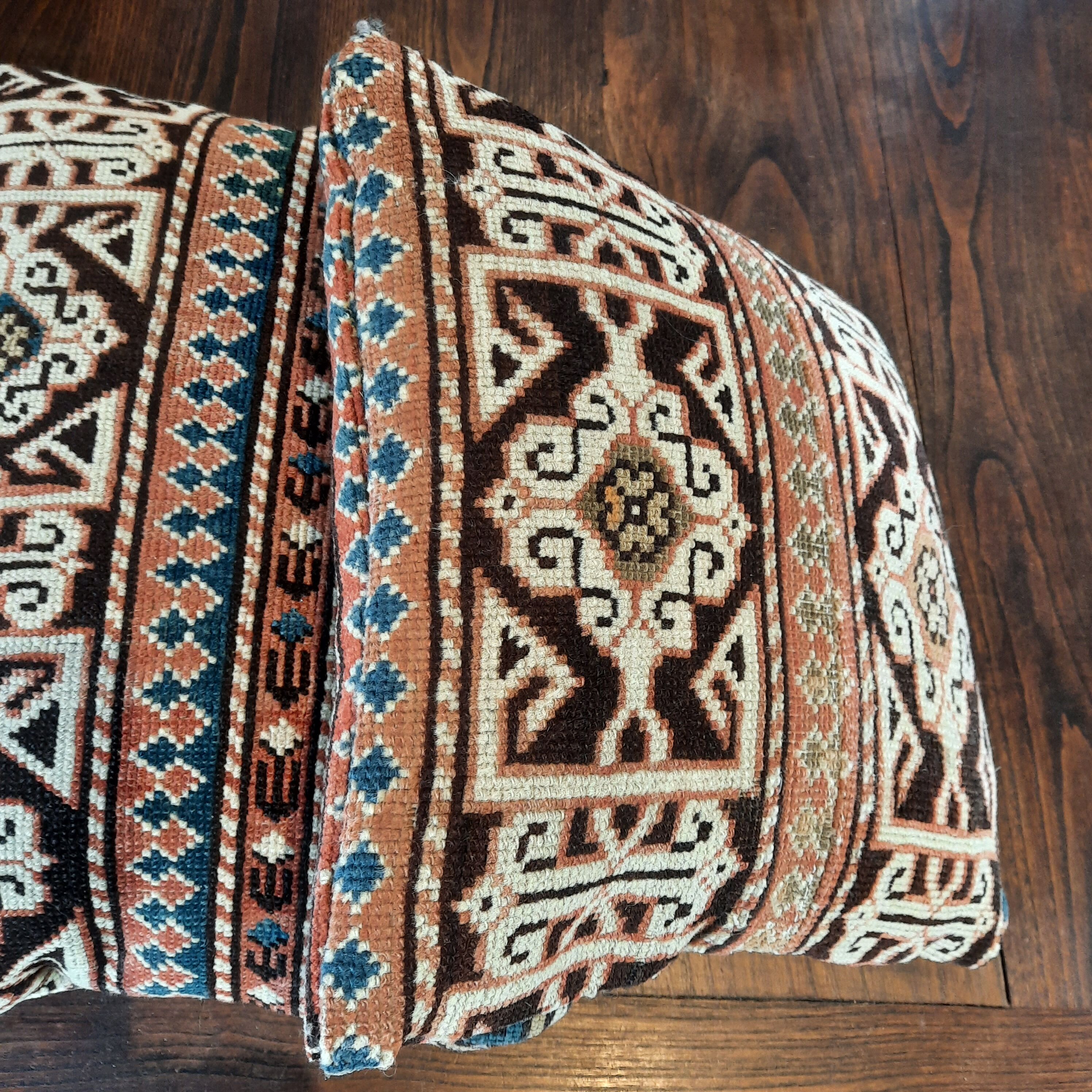 Set of 2 cushions "old oriental carpets"