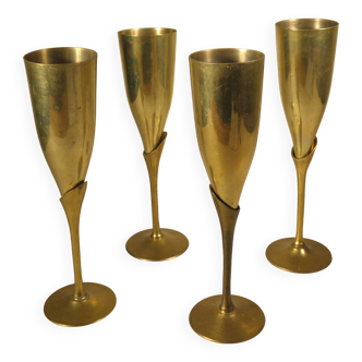 4 flûtes , coupes à champagne en laiton