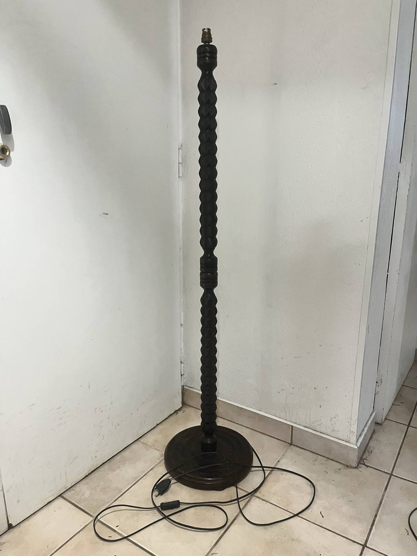 Vintage turned carved wooden floor lamp — Brutalist / Rustic style