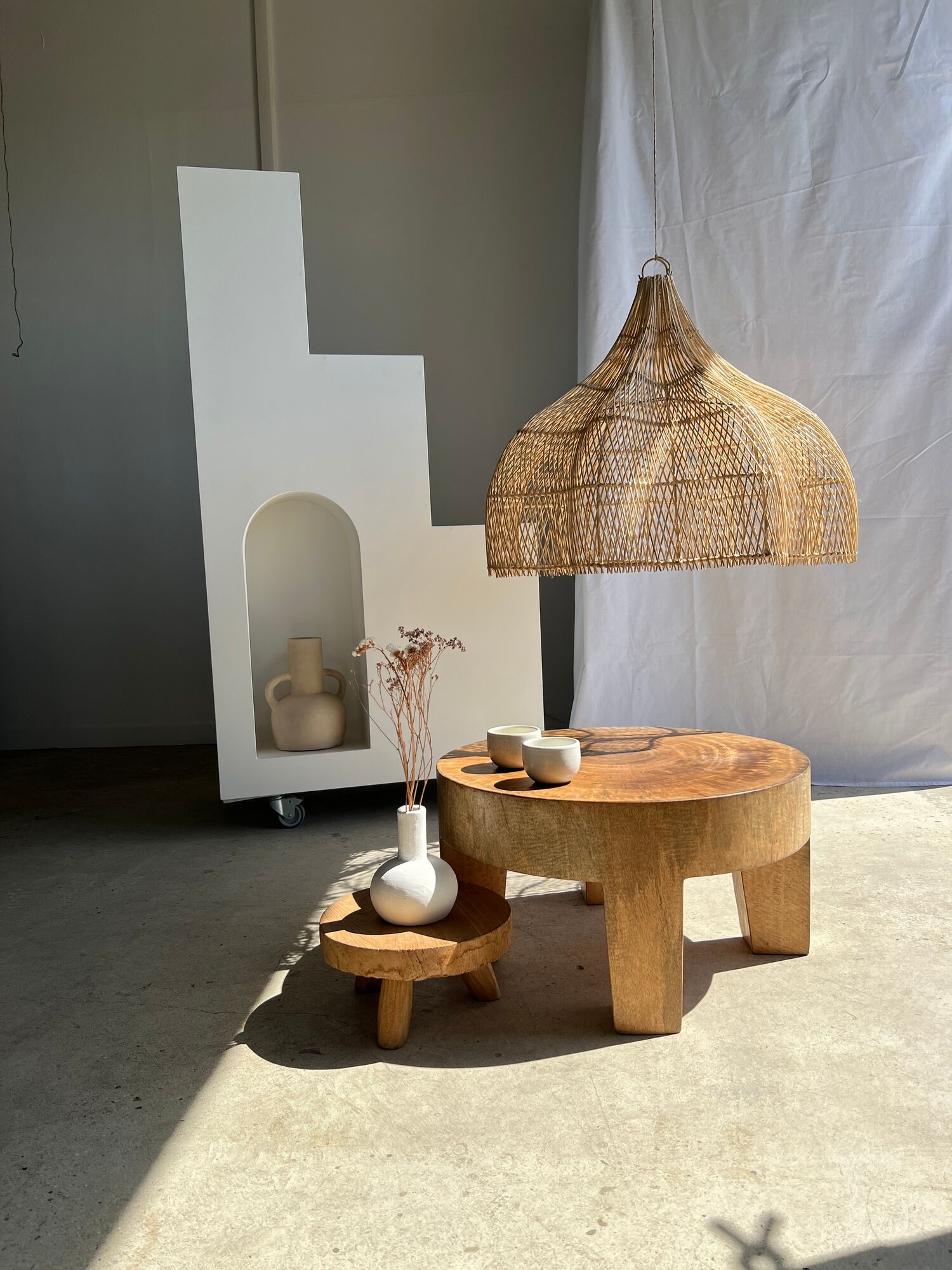 Rattan pendant lamp in the shape of a flower