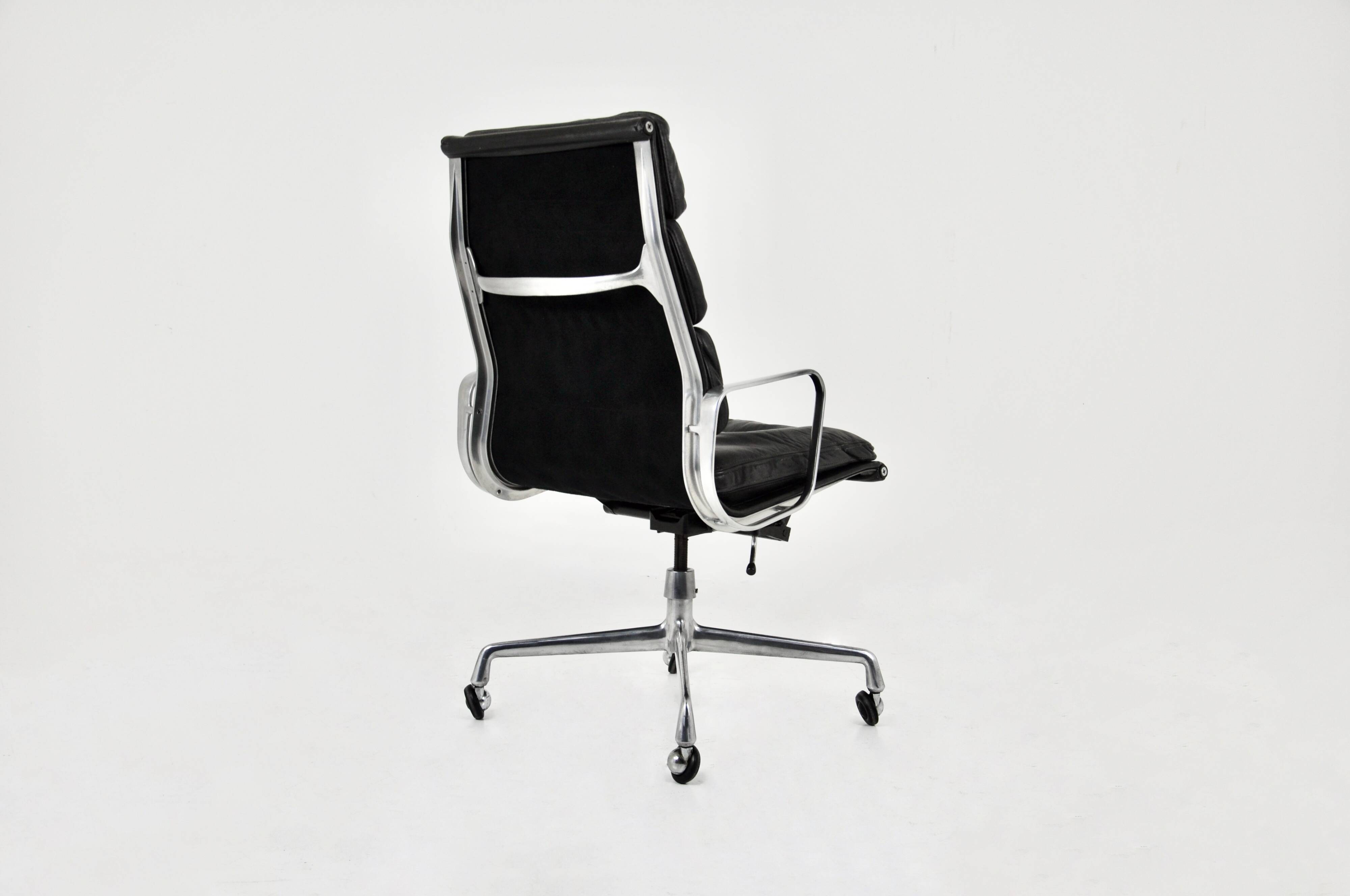 Chaise de bureau Ea 216 Soft Pad par Charles & Ray Eames pour Herman Miller, 1970s