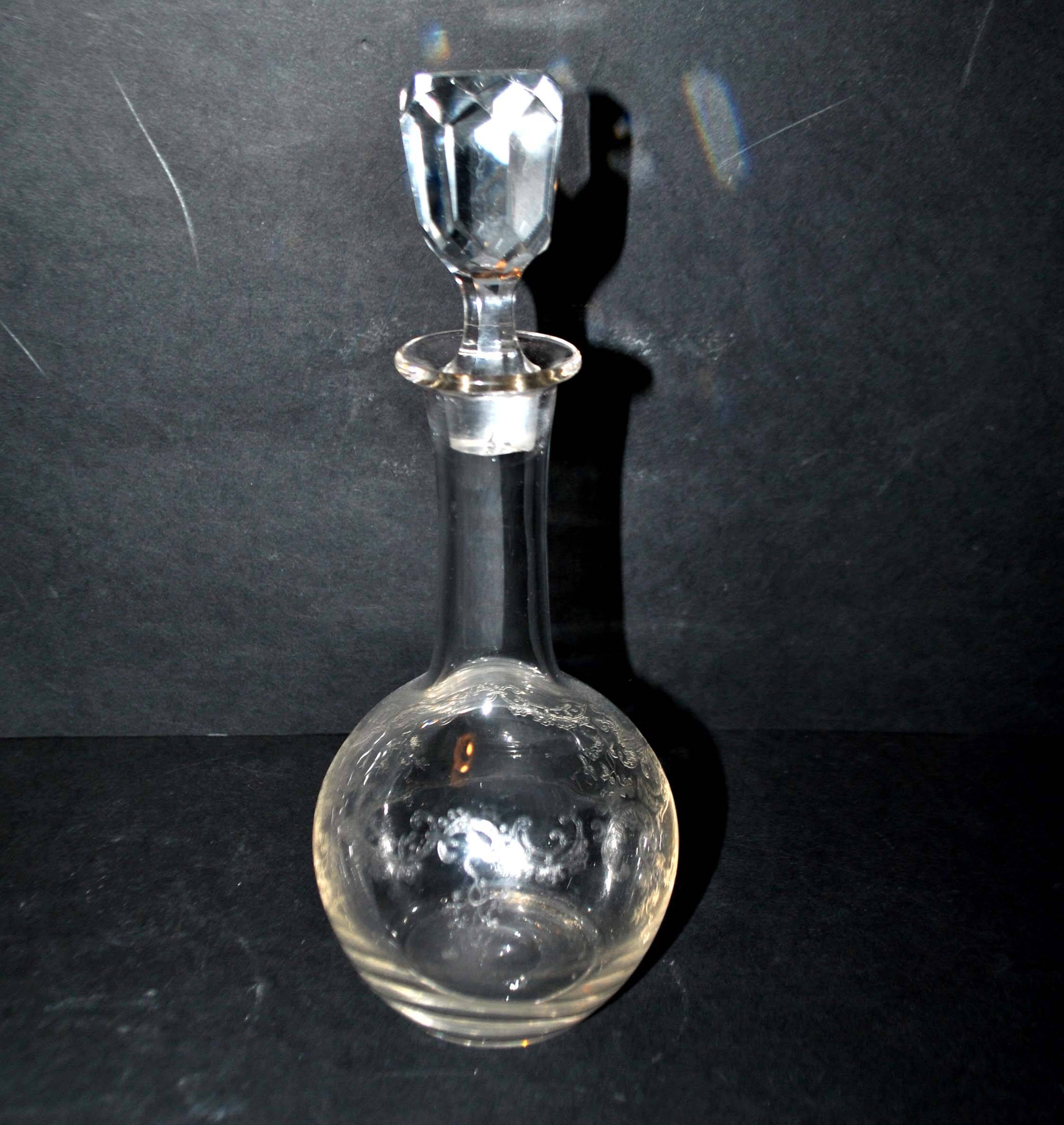 Antique acid-etched crystal carafe - 1900 rococo and foliage decor - 23cm