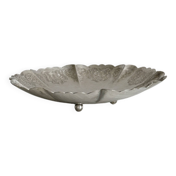 Coupe légère en métal sur pieds