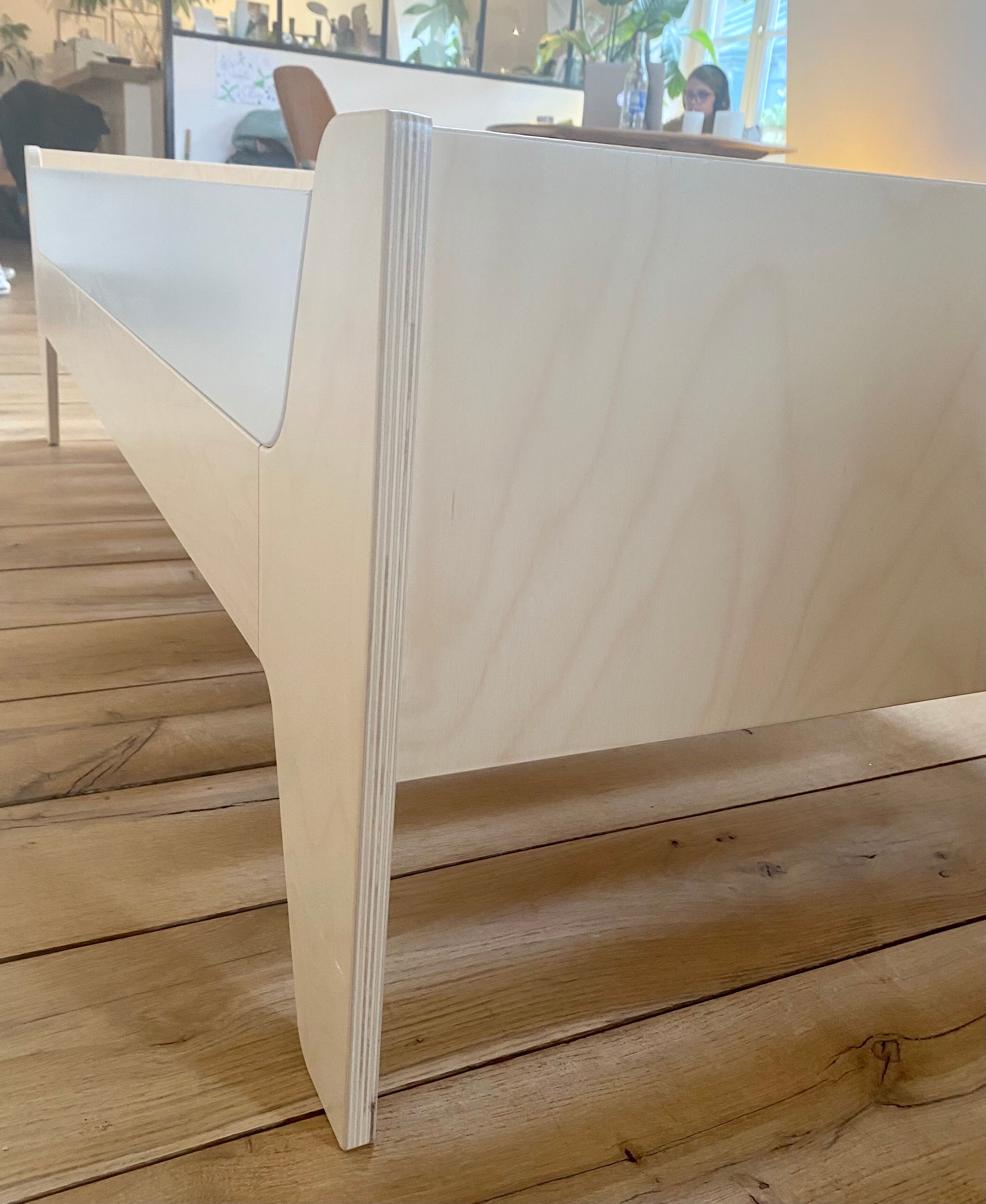 Evolutionary children's bed in light wood