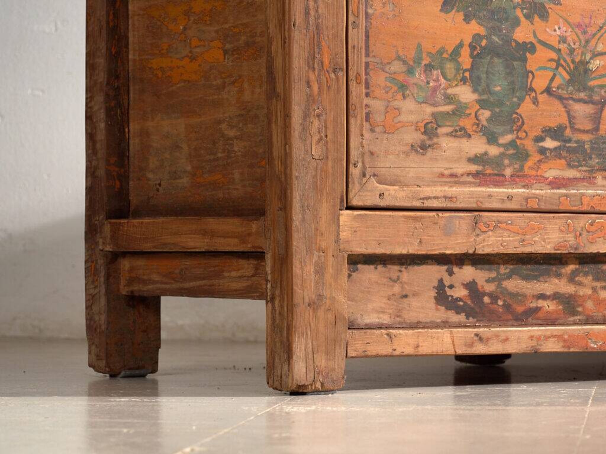 Antique lacquered elm wood buffet – China, circa 1900