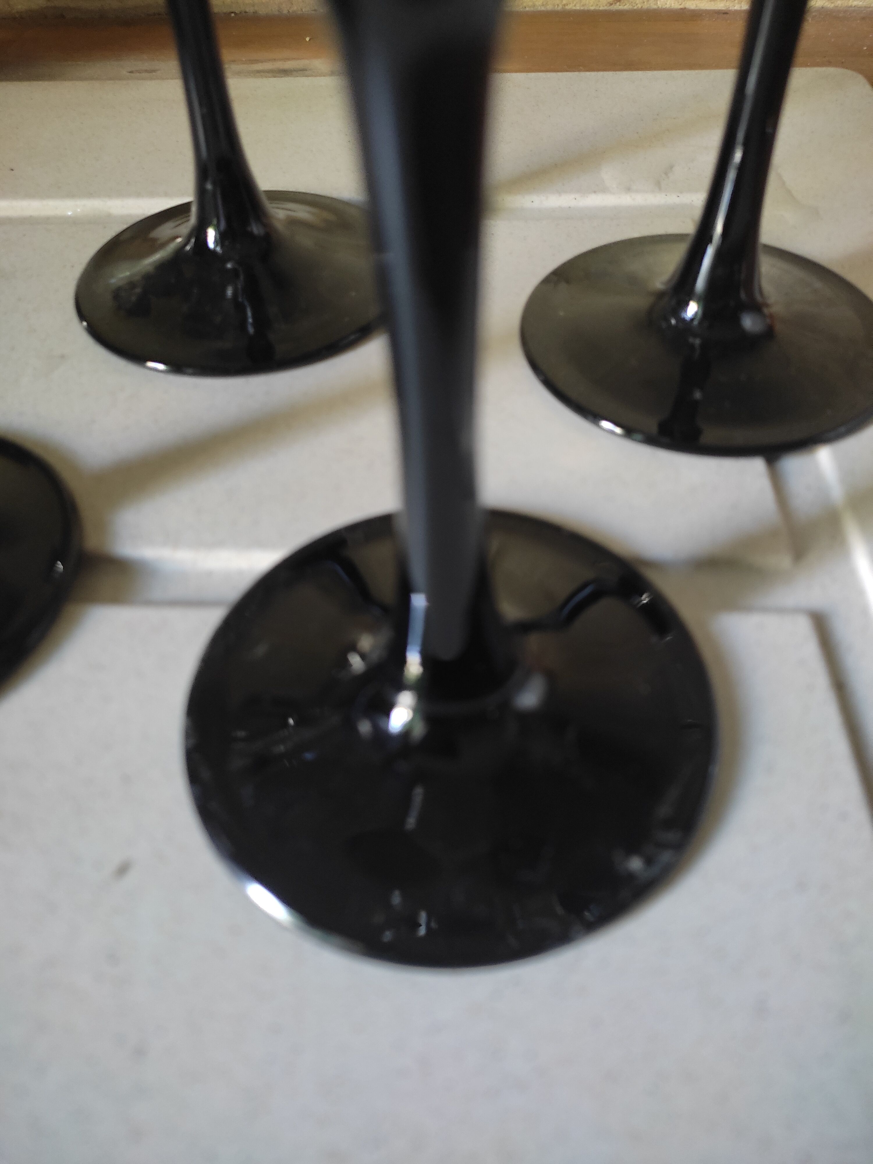 4 black-footed arcoroc glasses