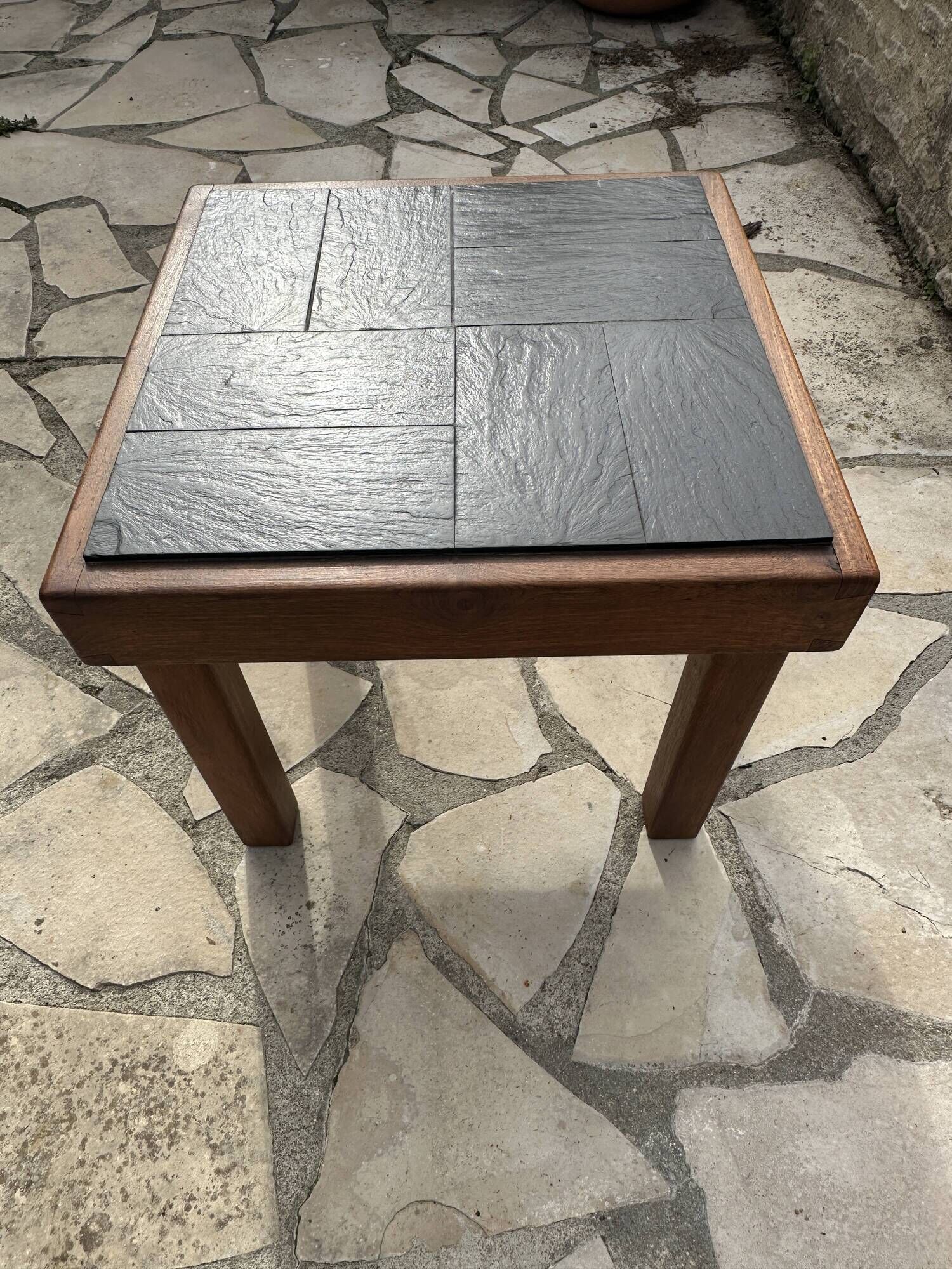 Vintage coffee table house regain