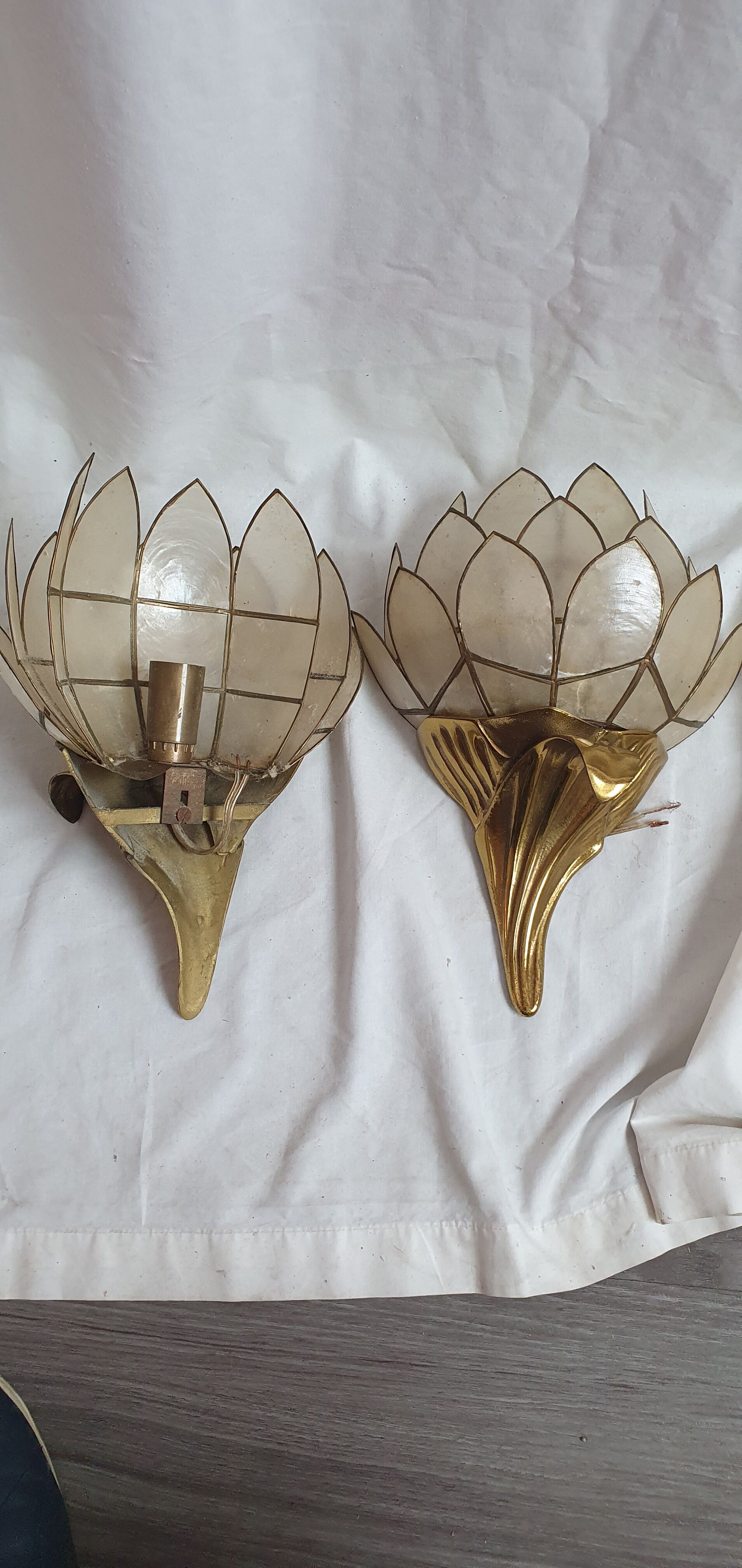 Paire d'appliques lotus bronze & nacre 1970