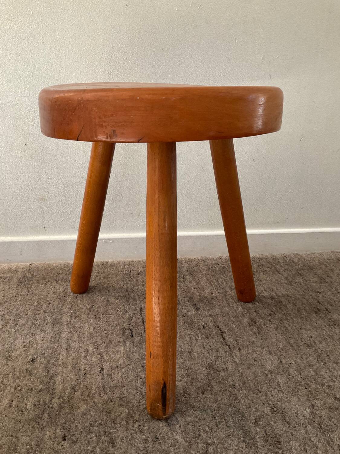 Vintage tripod stool in solid pine