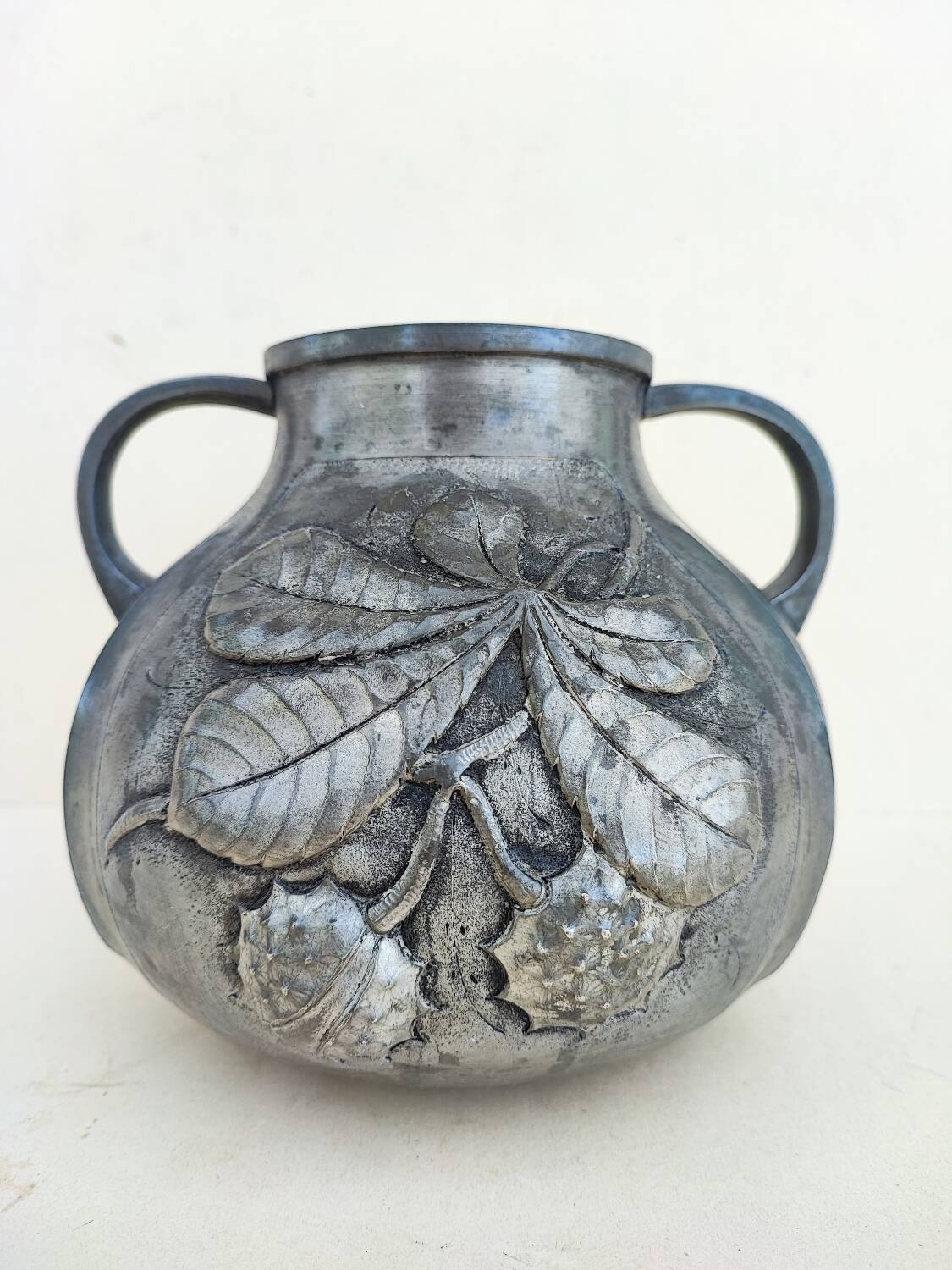 Vase en étain