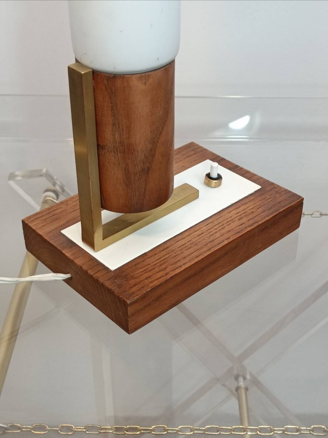 Lampe à poser laiton verre opalin 1970s