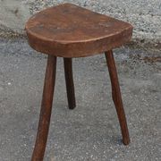 Farmhouse tripod stool in oak