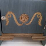 Bedside table / Side table