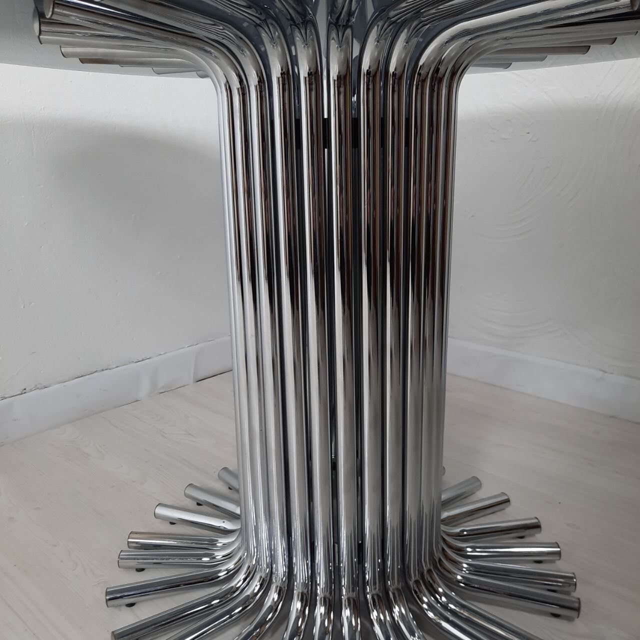 Table des années 70, acier et cristal,
