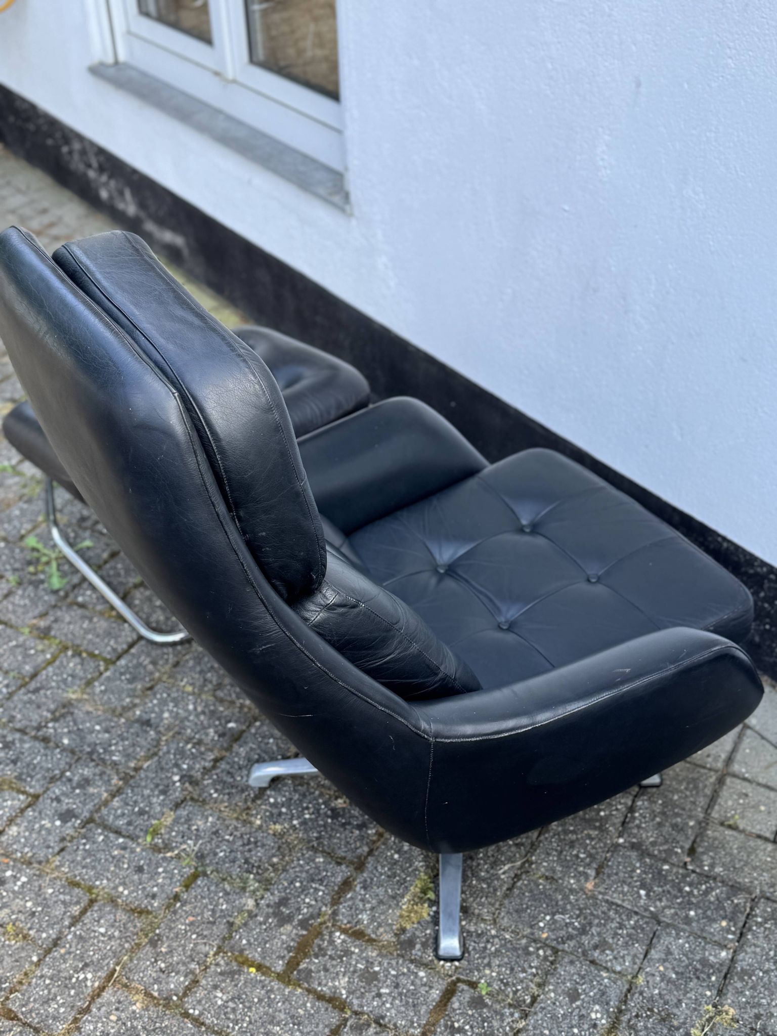 Fauteuil pivotant vintage Bramia avec repose-pieds