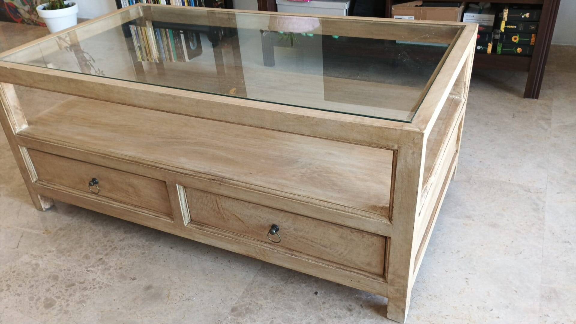 Table basse en bois massif