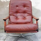 Rotating armchair in vintage skaî 1970
