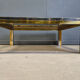 Table basse vintage en chrome et laiton dans le style de Romeo Rega, années 1970.
