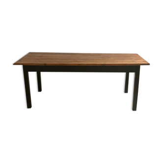 Farm table