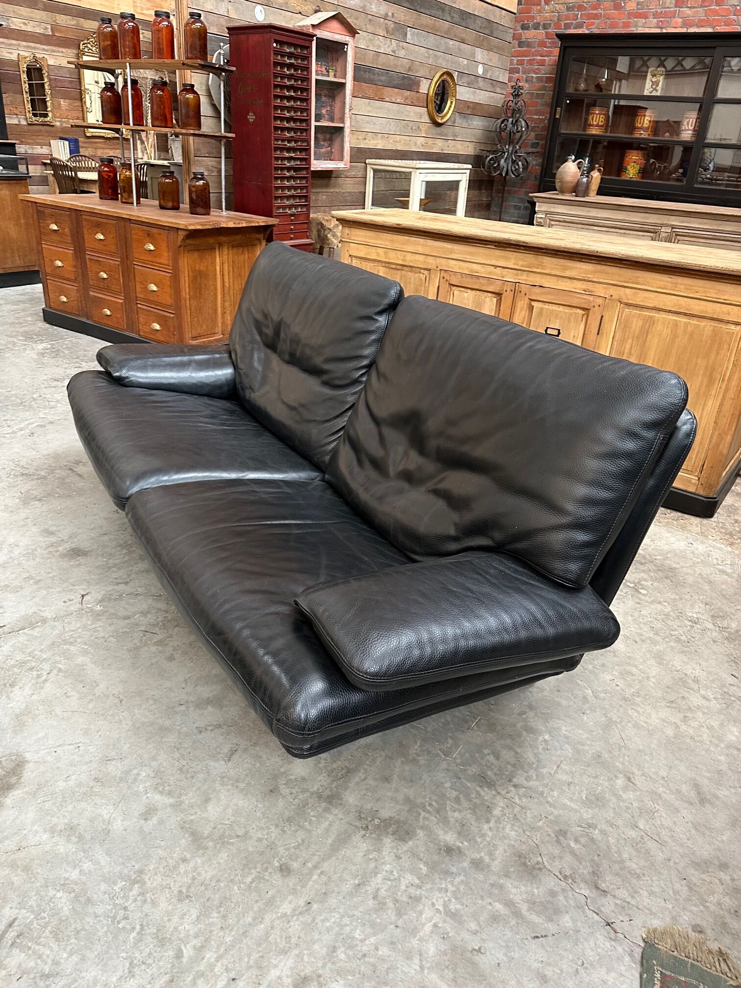 Italian design leather lounge