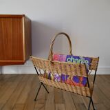 Magazine rack in rattan and black metal 70s design