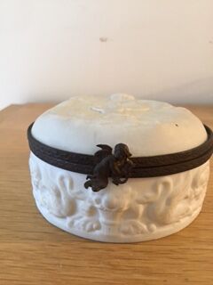 Jewelry box