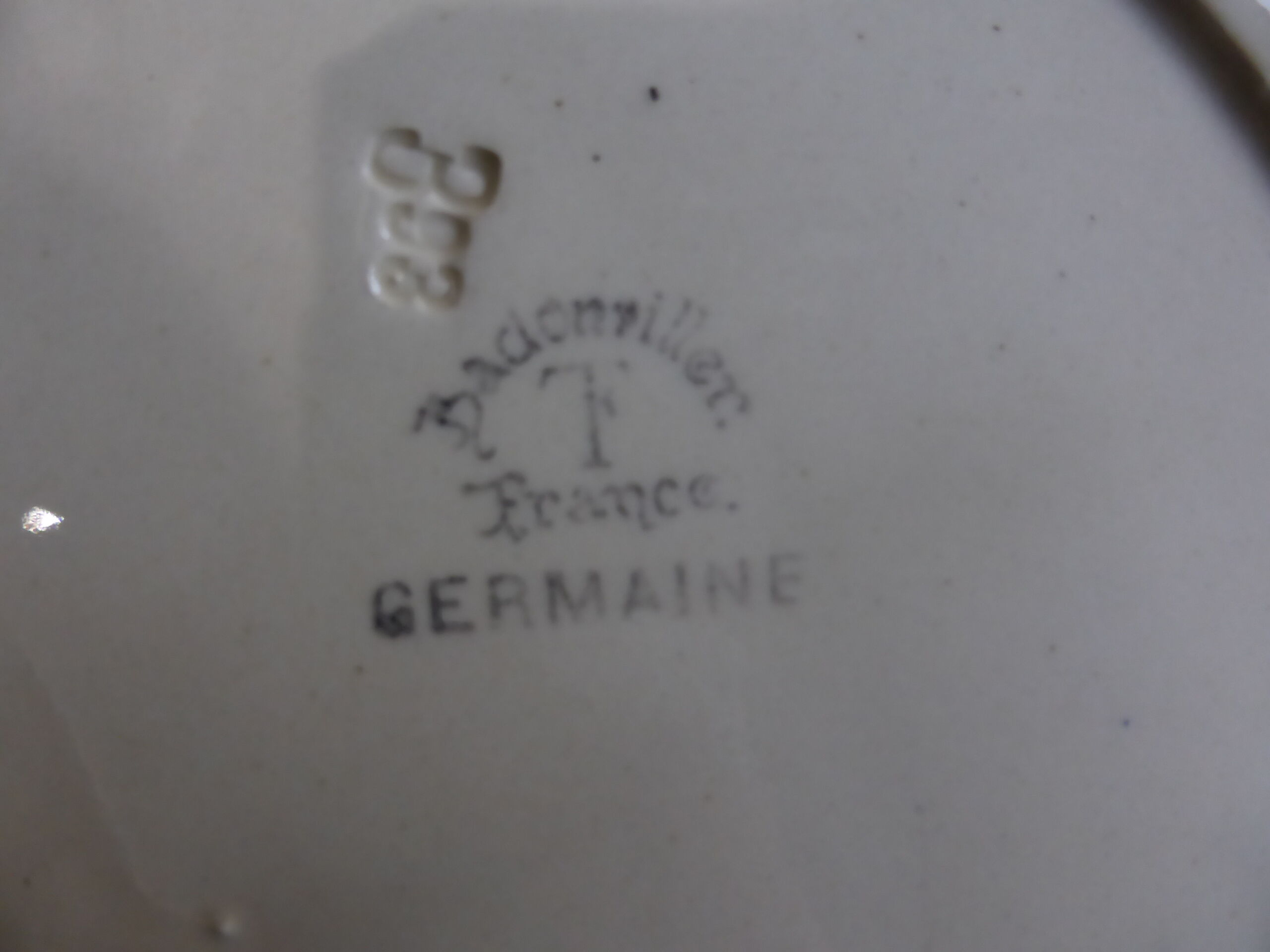 Badonviller model Germaine 200899 round serving dish