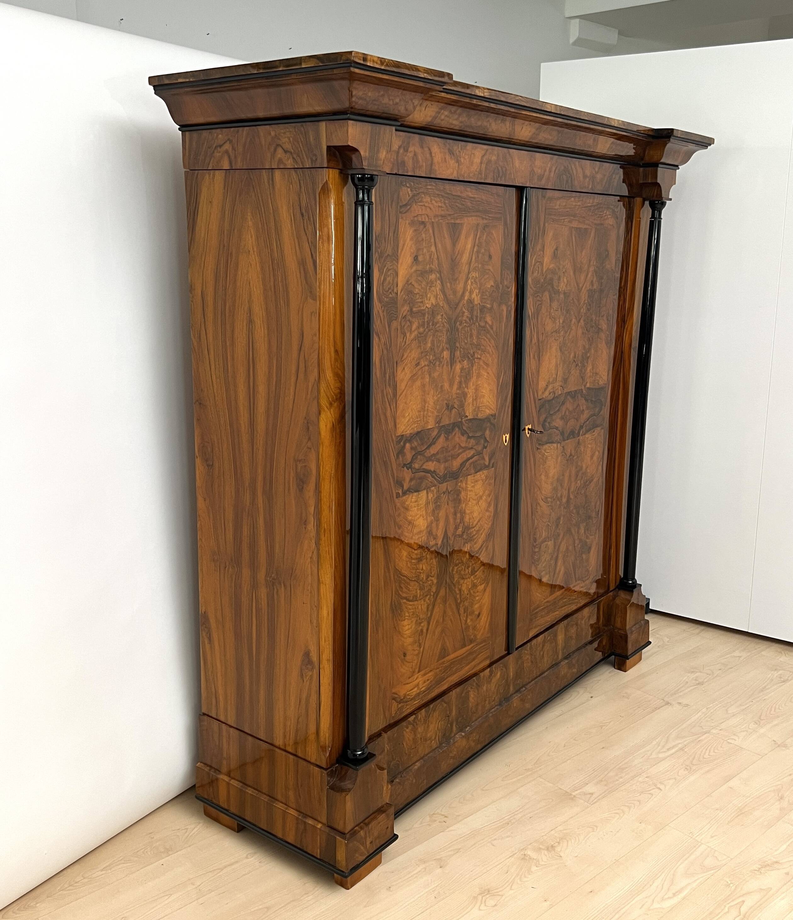 Biedermeier Wardrobe, Walnut Veneer, South Germany circa 1820