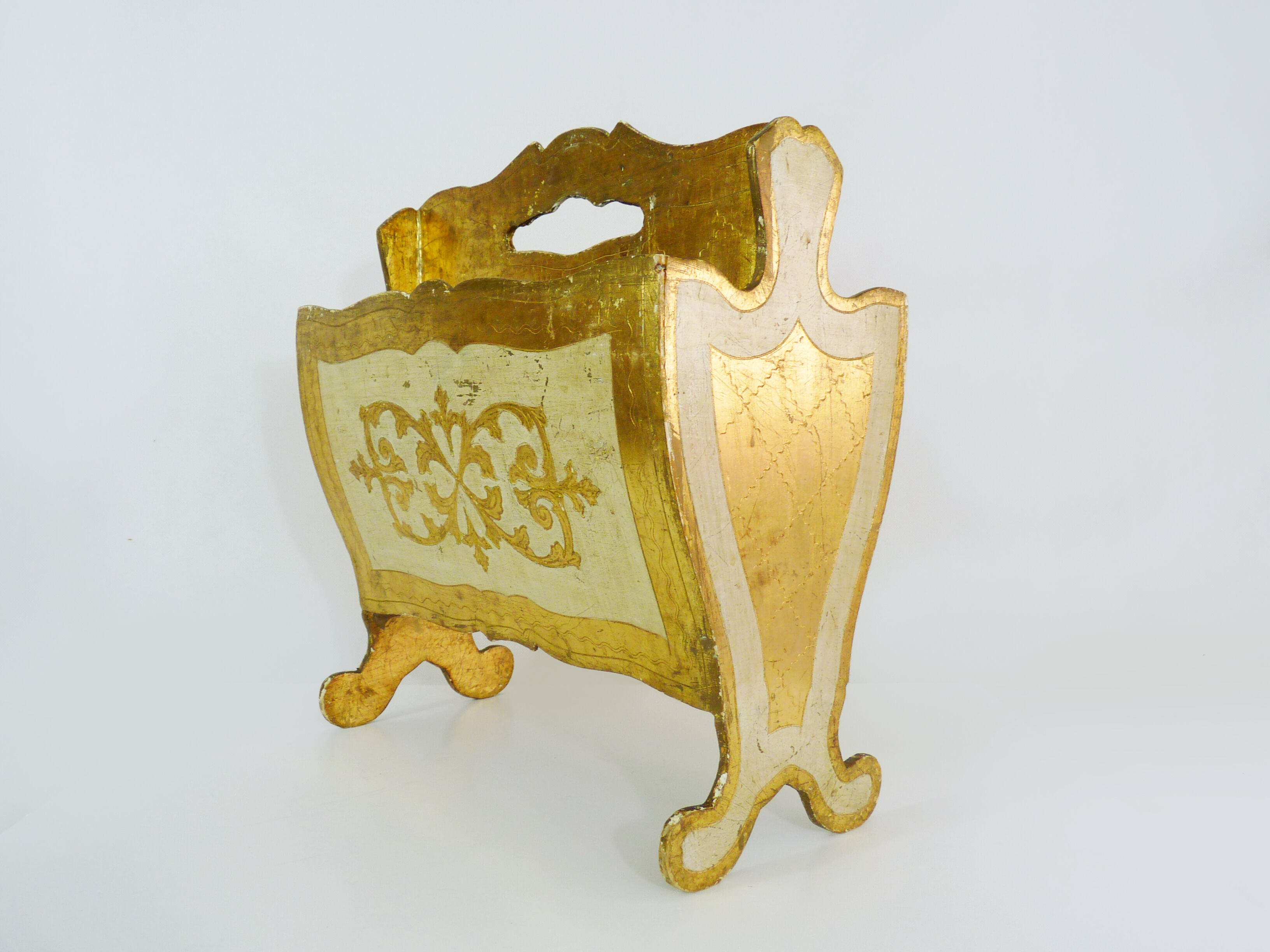 Porte-revues italien florentin en bois or et blanc peint à la main. Année 50