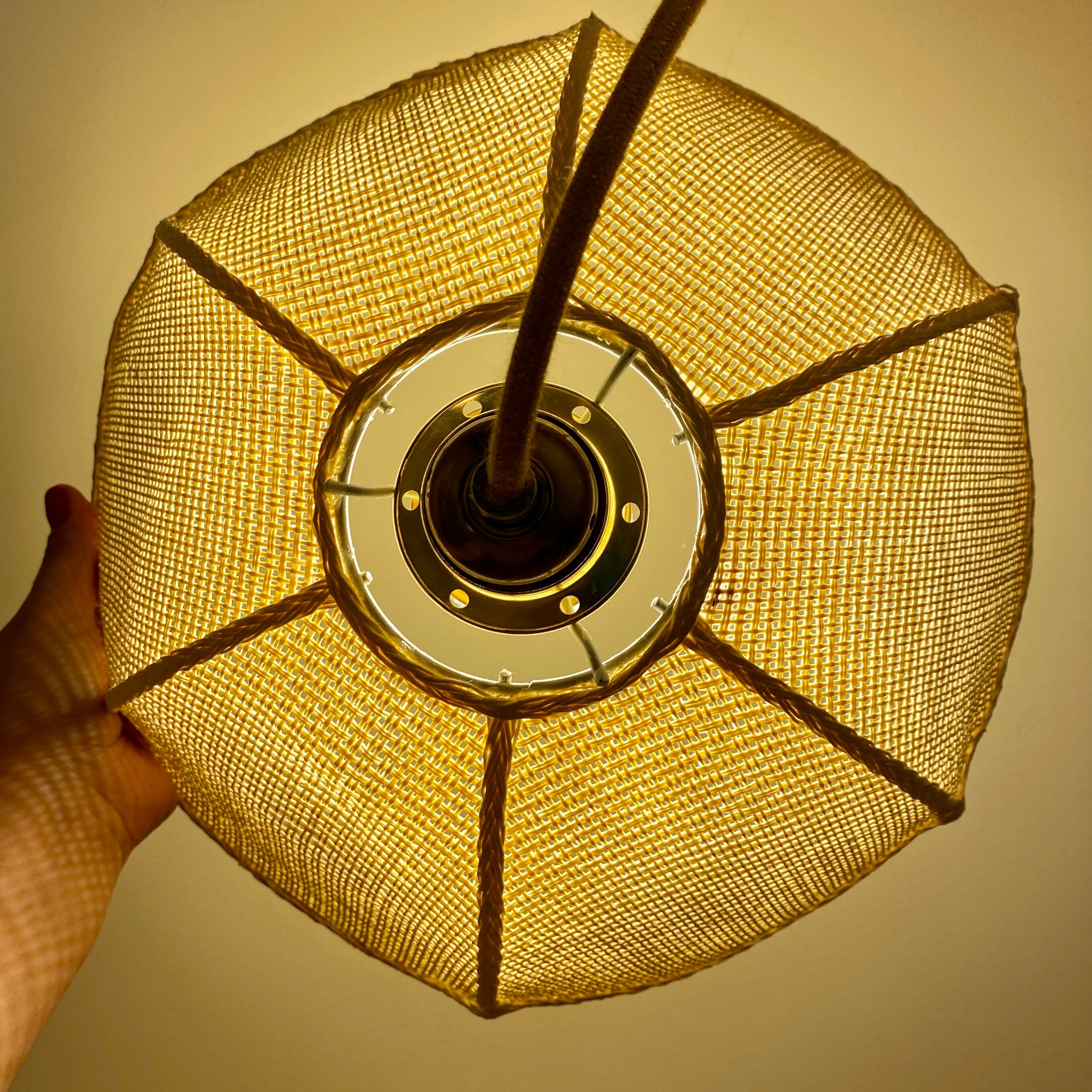 Vintage lampshade suspension