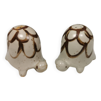 Ceramic turtles as salt and pepper sets made for Danish Søholm 1970-1980s.
