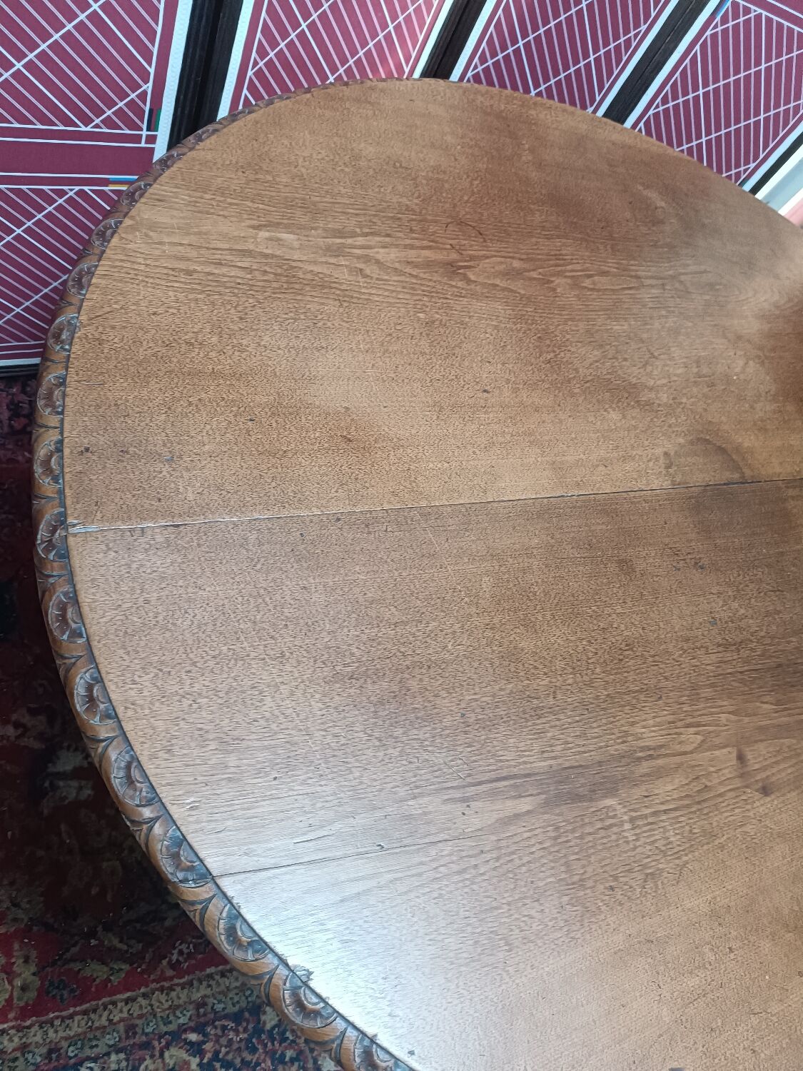 Oval table Renaissance style 8 seats, central foot, late nineteenth