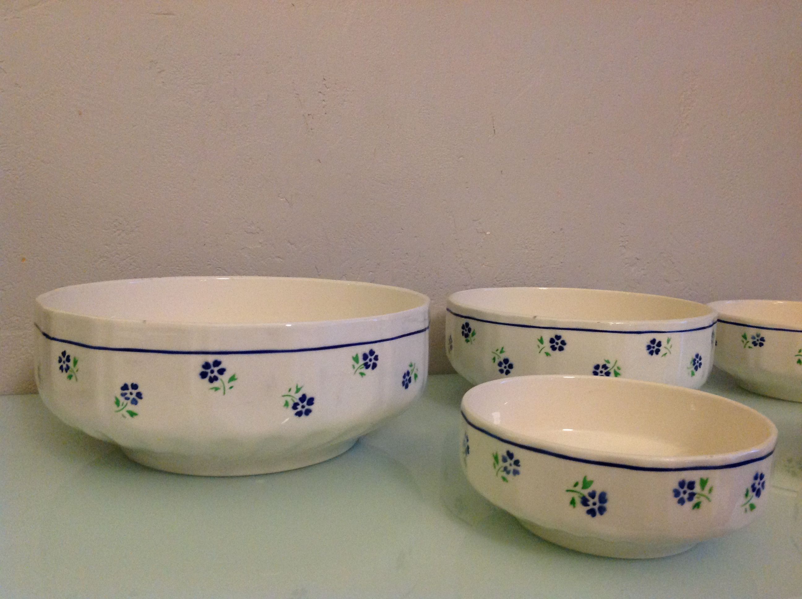 Suite of five salad bowls decor Claudius des faienceries de Badonviller, 50/60