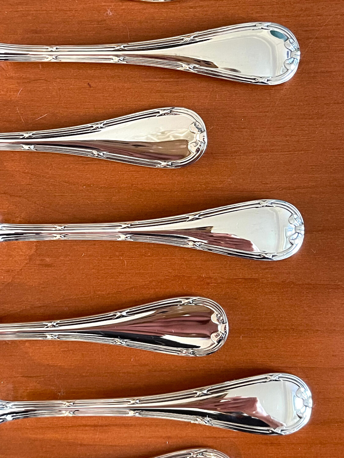 Christofle ribbons, 61-piece flatware set, excellent condition