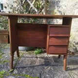 Children's desk