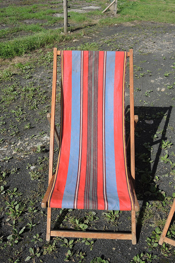 2 old bayadère green & red deckchairs