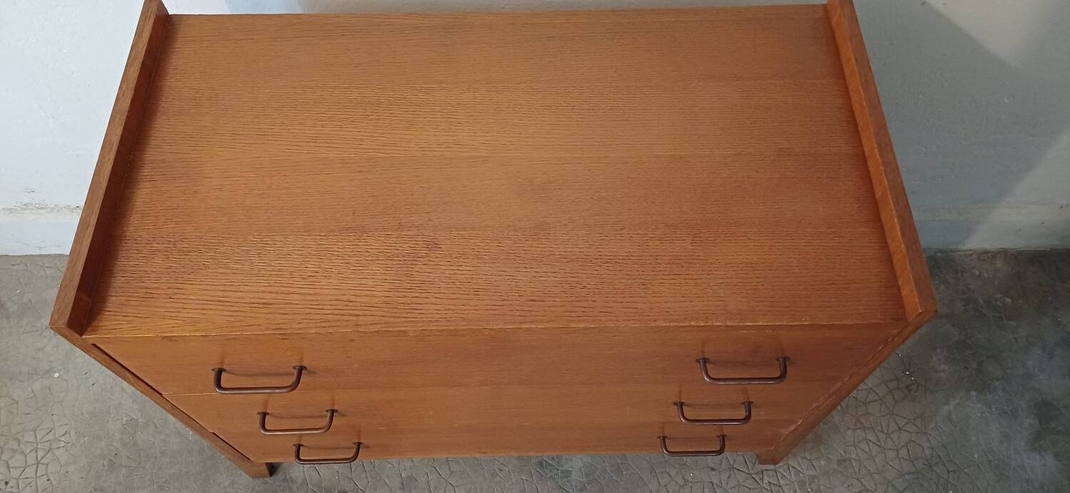 Vintage chest of drawers with compass feet