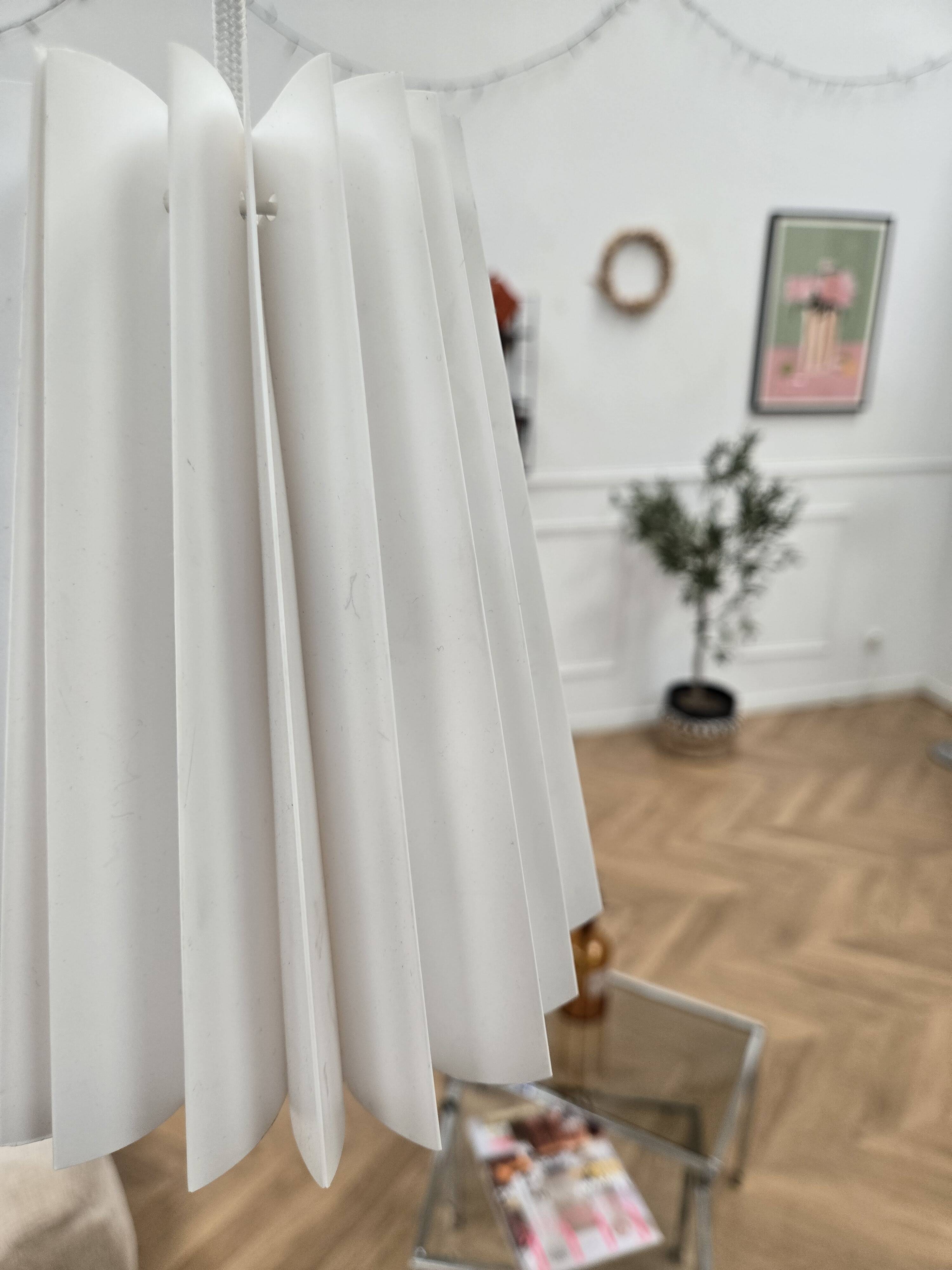 Scandinavian three-light suspension