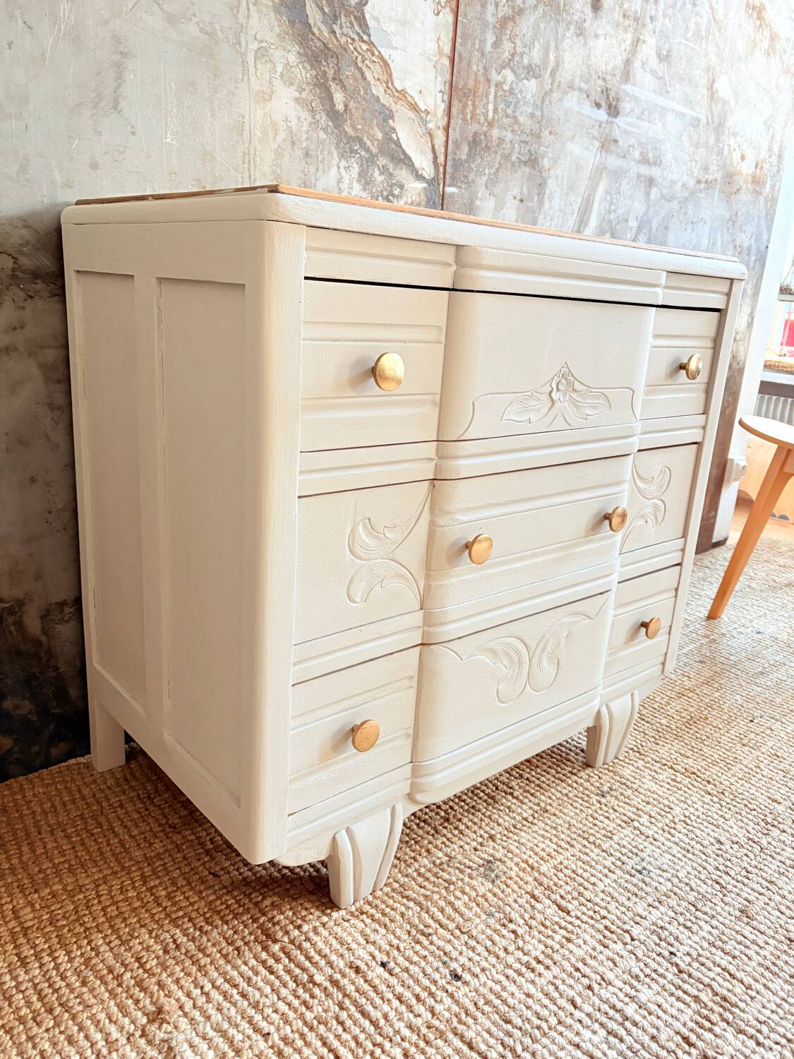 Art Deco chest of drawers with roasted sesame