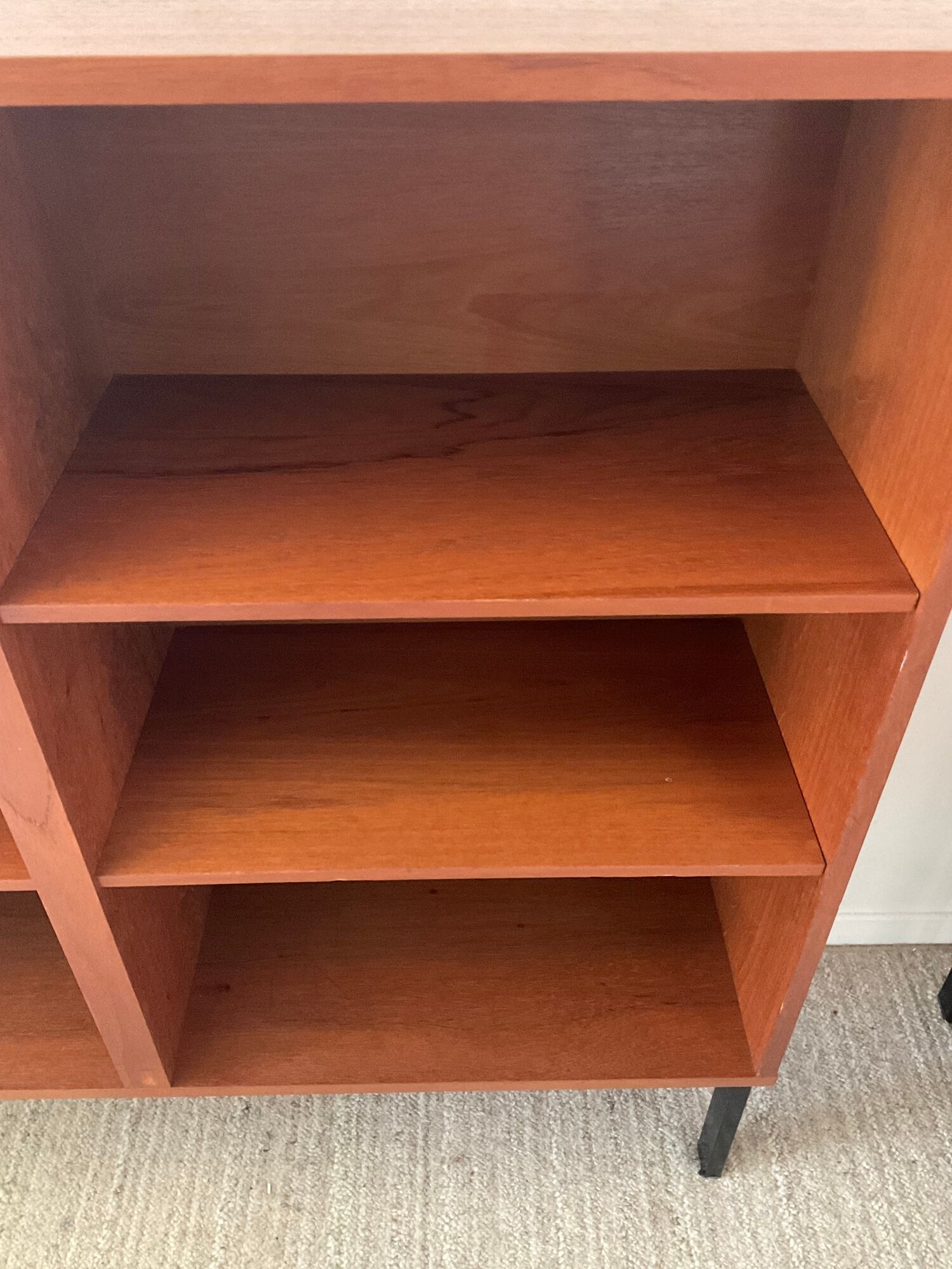 Library shelf by Pierre Guariche for Meurop 60s