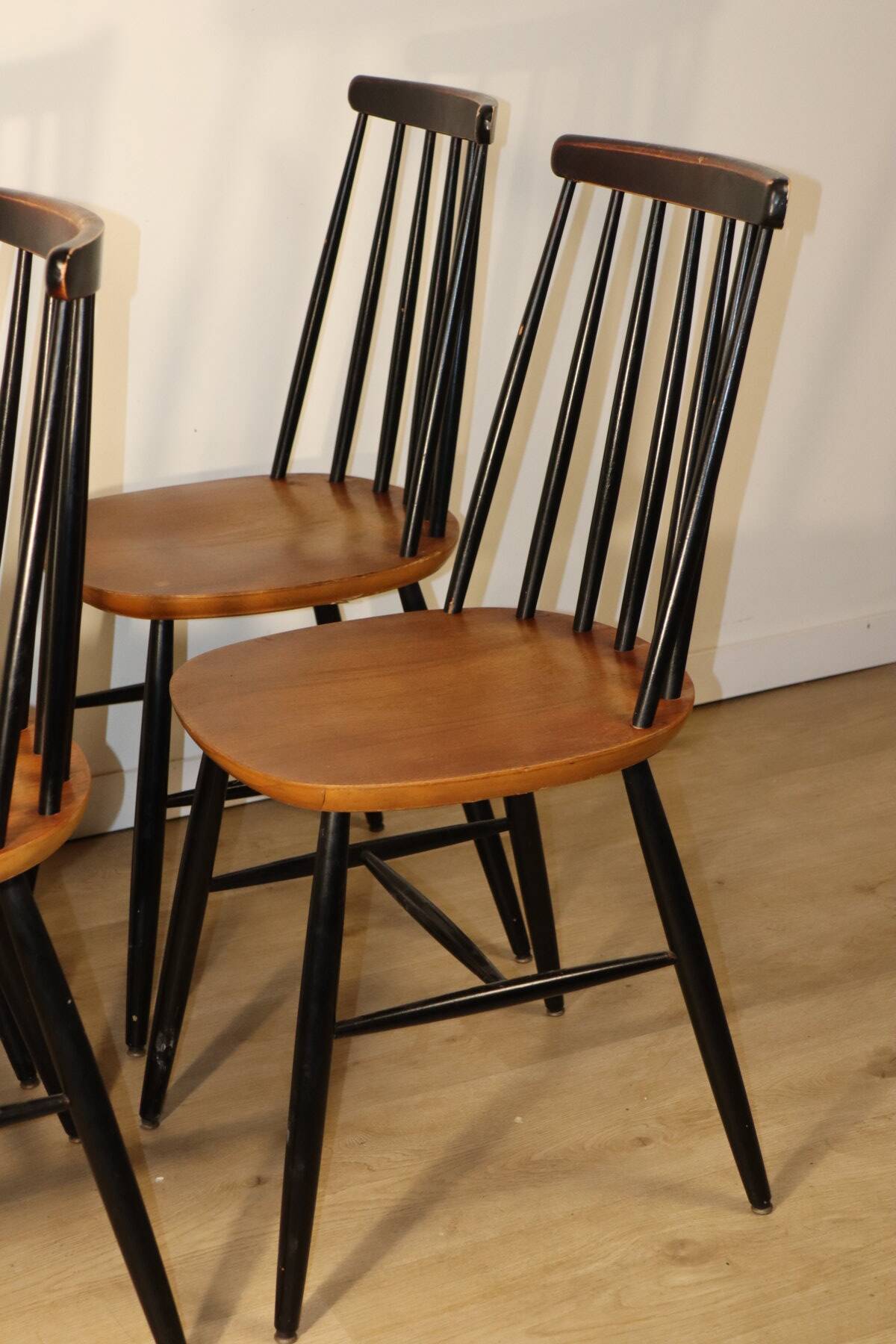 Set of 4 vintage wooden chairs, 1960.