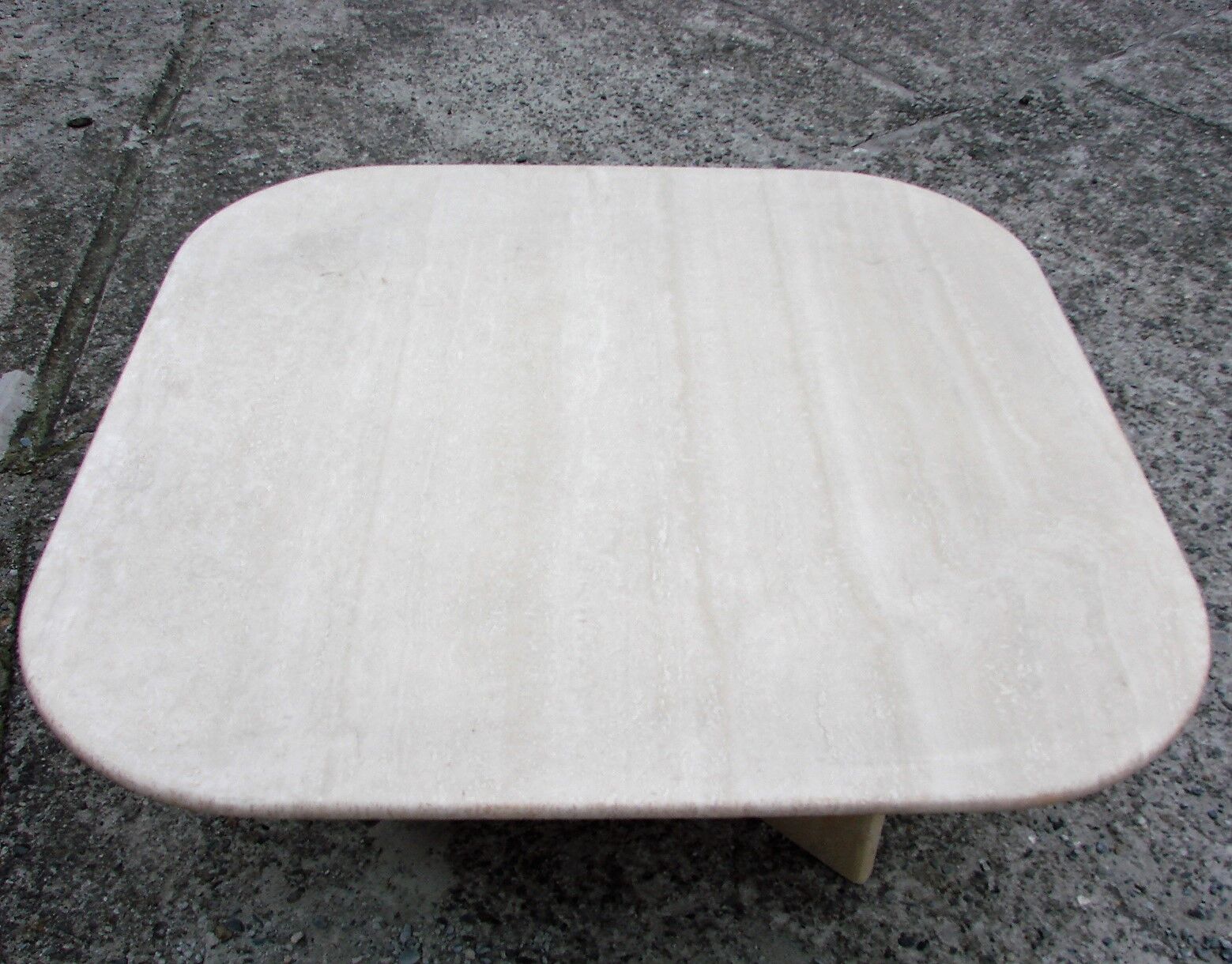 Table basse en travertin, années 1970