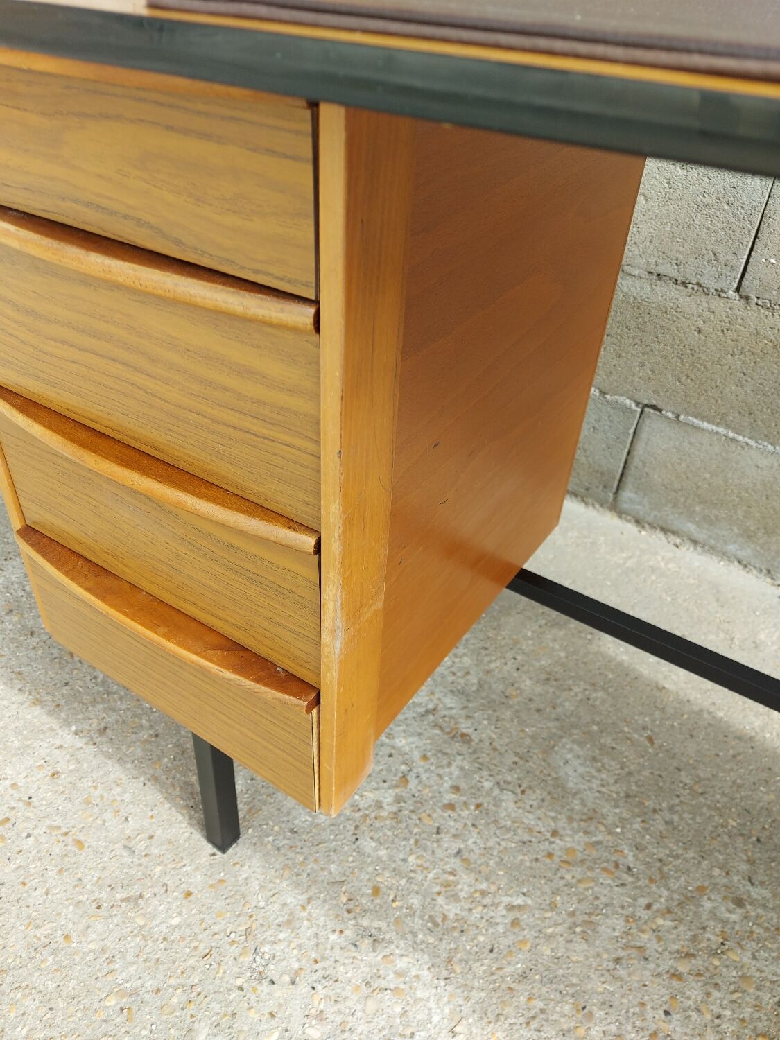 Adult desk, scandinavian type, 1970 and roneo chair