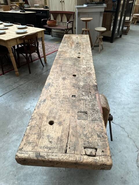 Huge workbench at the beginning of the 20th century transformed into a TV unit