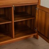 1980s Bureau, Ansager