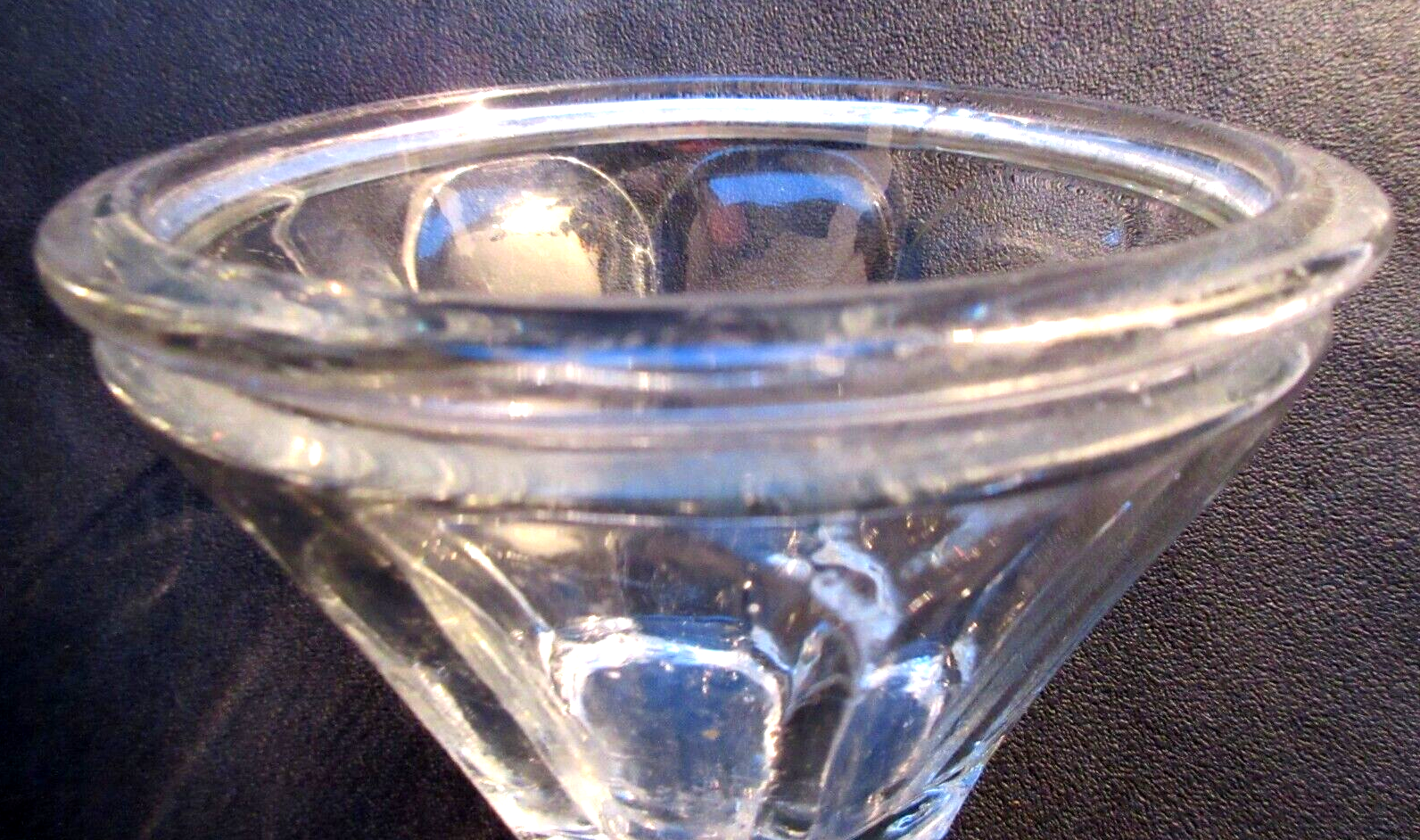 Nineteenth jam jar in well-flared glass, 8 flat ribs