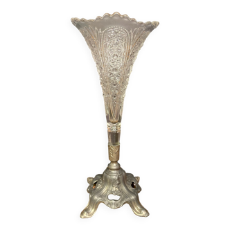 Vase cornet, bouquetière en cristal taillé (très certainement Baccarat, Saint Louis...)