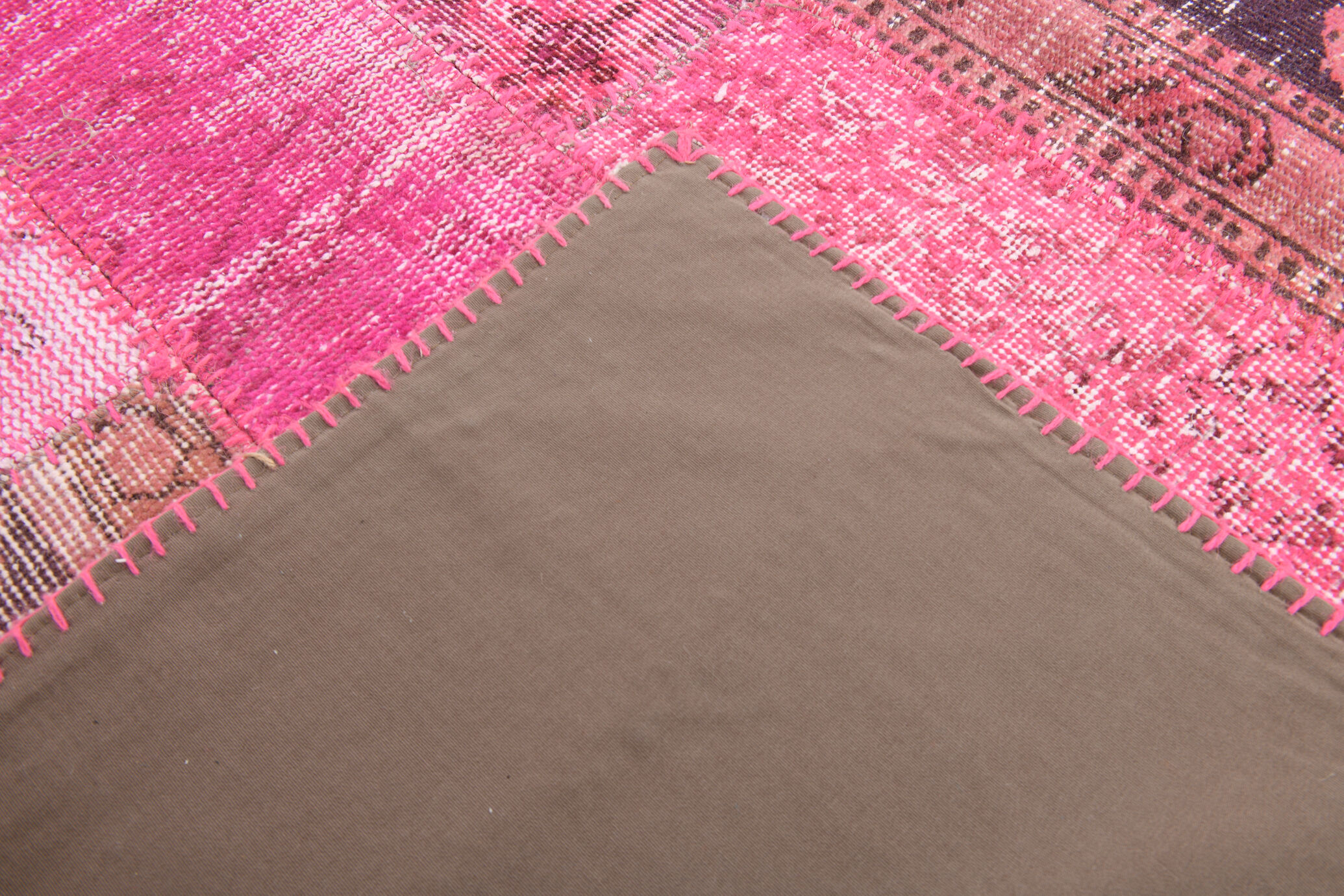 7x10 distressed pink turkish rug 300x208cm