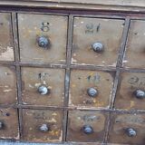 Workshop furniture with 30 drawers